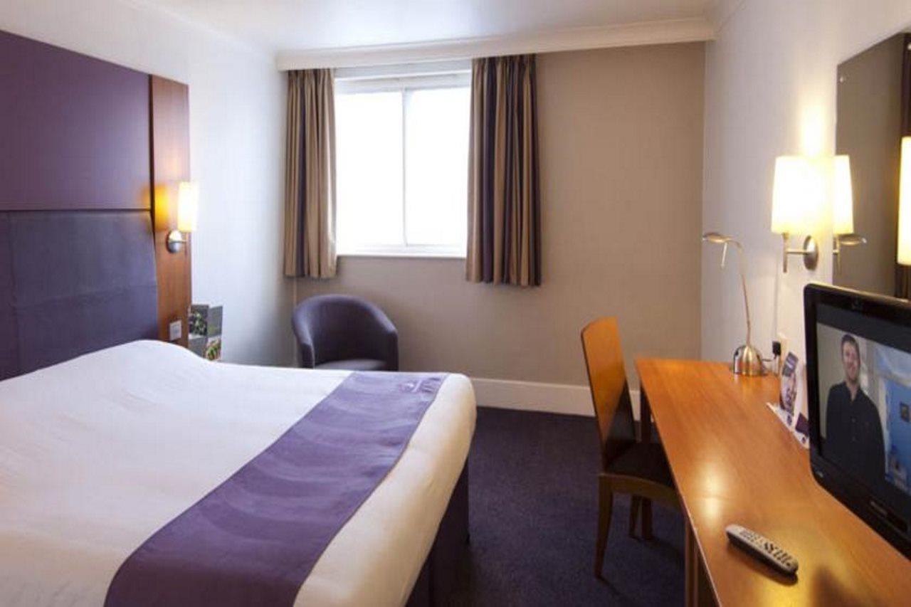 Premier Inn Milton Keynes Central Eksteriør bilde