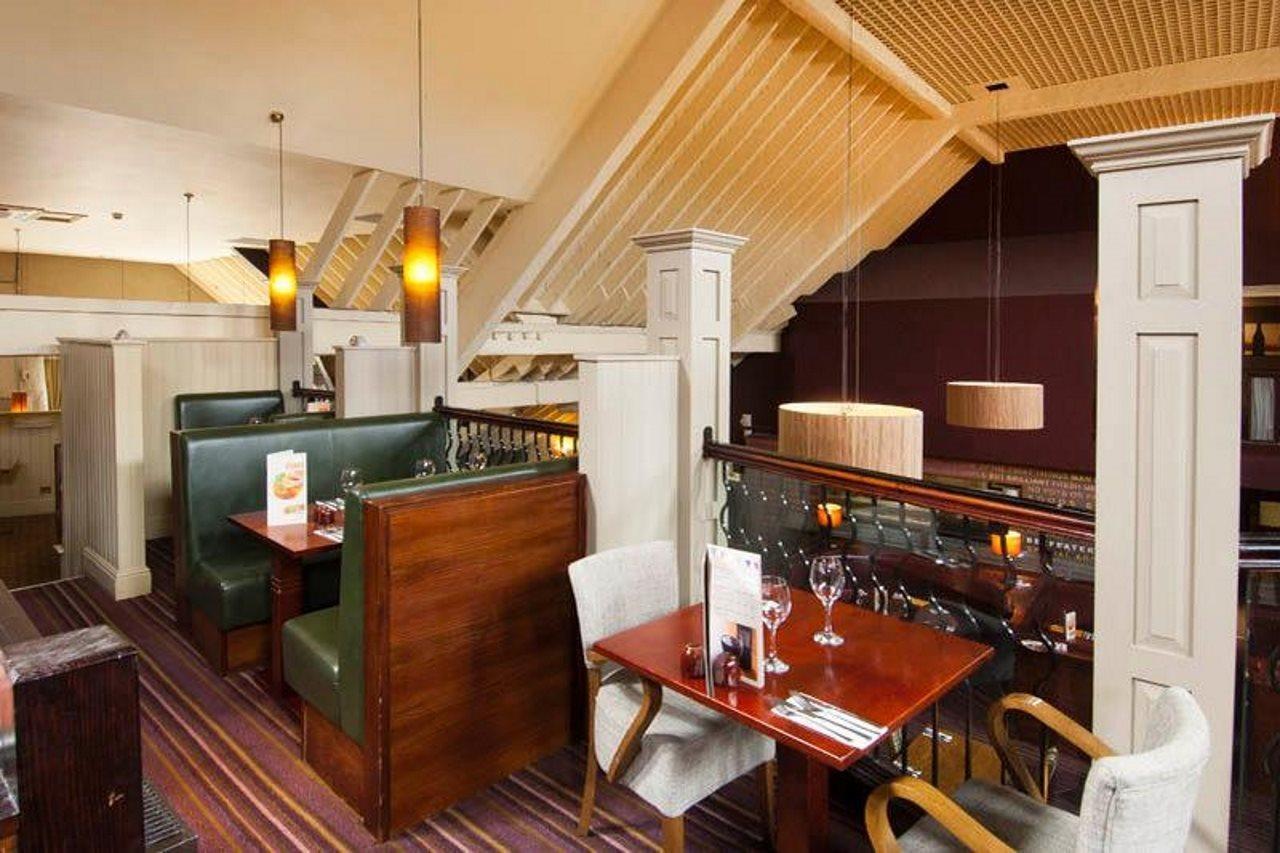 Premier Inn Milton Keynes Central Eksteriør bilde